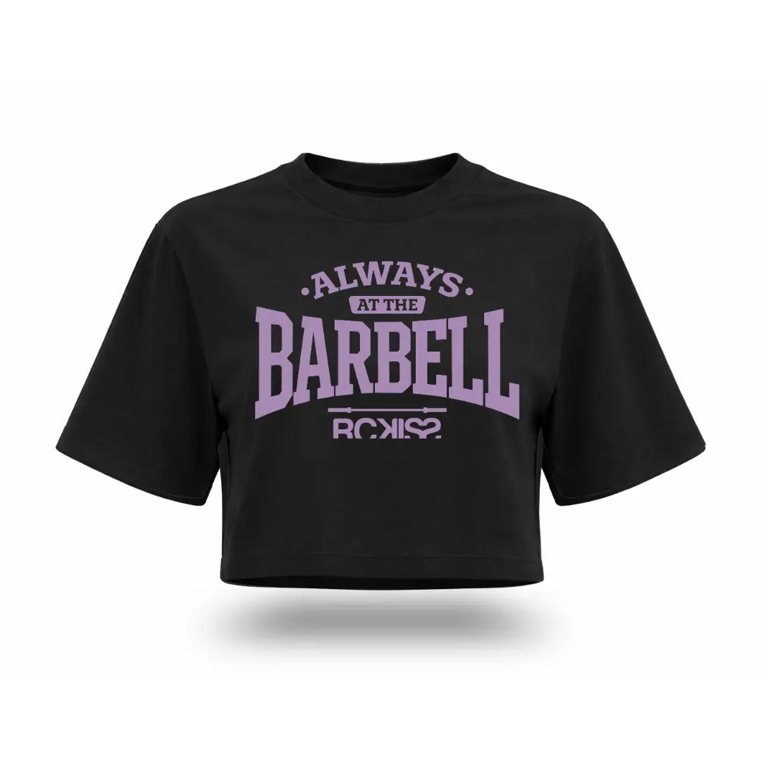 Crop top Always at the Barbell Rckiss, diseño frontal letras lilas "Always at the Barbell", color negro, corte box fit mujer fitness gym