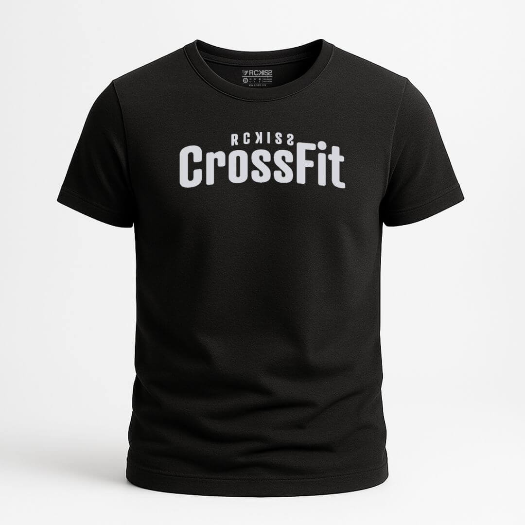PLAYERA NEGRA MARCA RCKISS CON LOGO DE RCKISS CROSSFIT EN LETRAS BLANCAS ESTAMPADAS EN LA PARTE FRONTAL